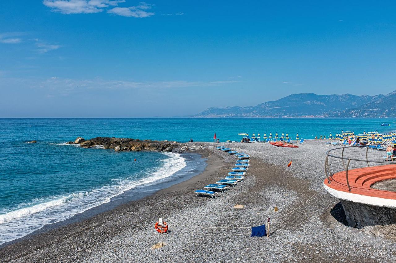 L'Approdo Hotel Bordighera Exterior photo